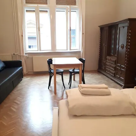 Dob15 Big Appartamento Budapest